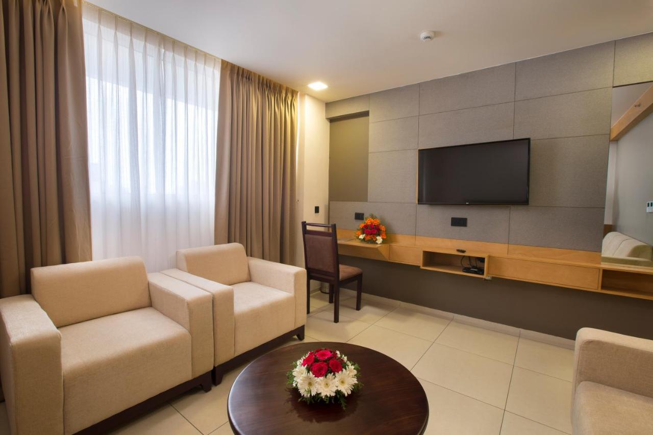 North Seven Otel Kochi Dış mekan fotoğraf