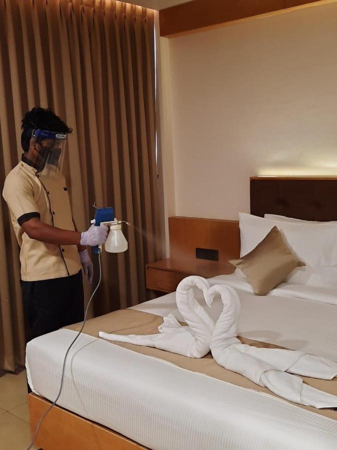North Seven Otel Kochi Dış mekan fotoğraf