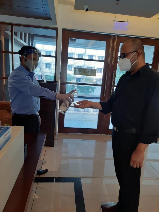 North Seven Otel Kochi Dış mekan fotoğraf